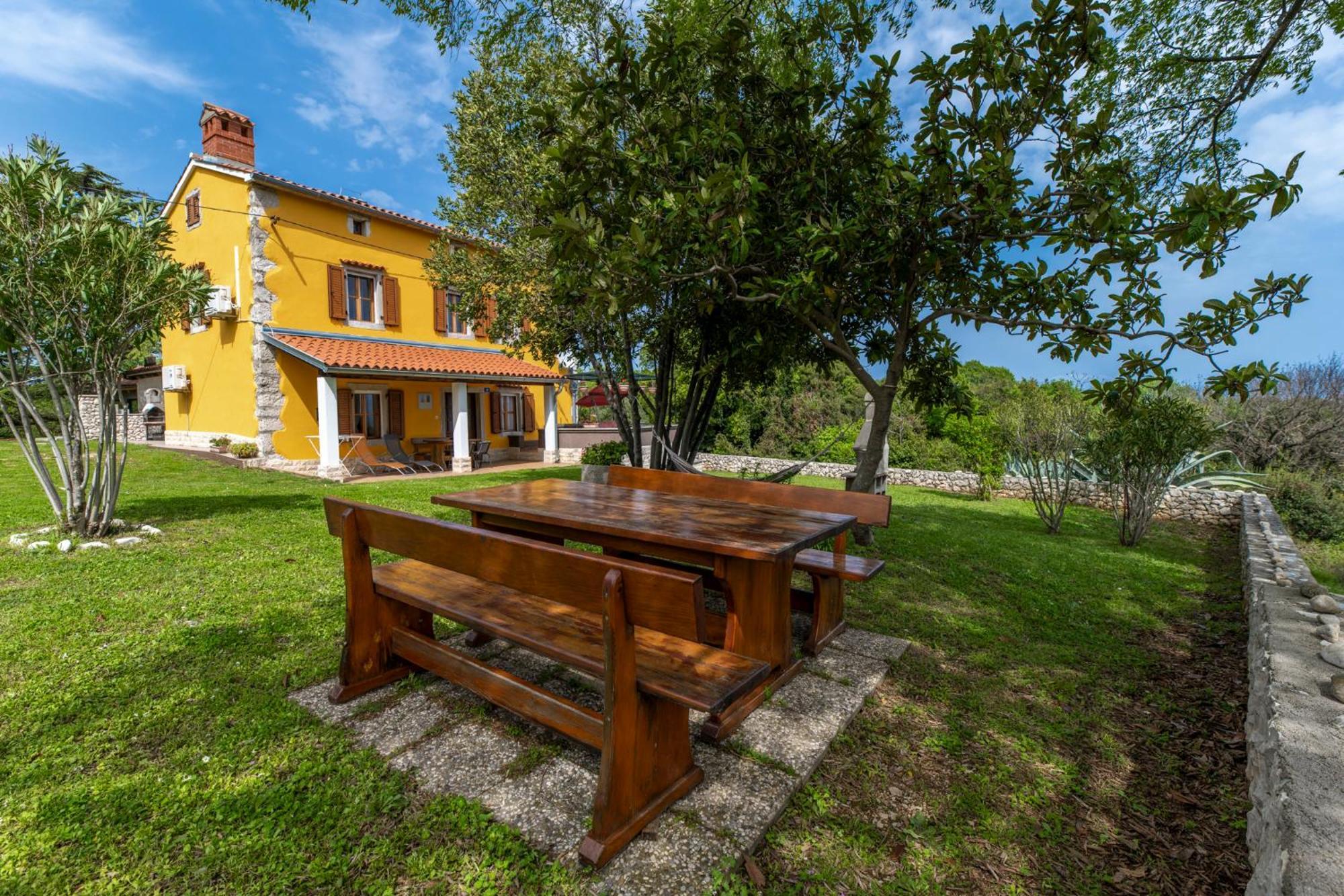 House Bruno Apartman *