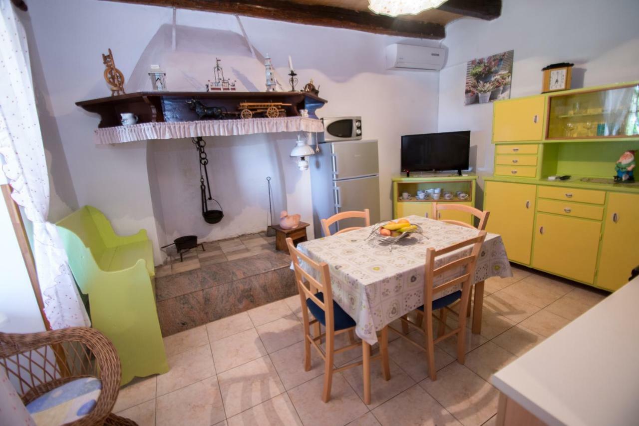 Apartment House Bruno Drenje (Istria)